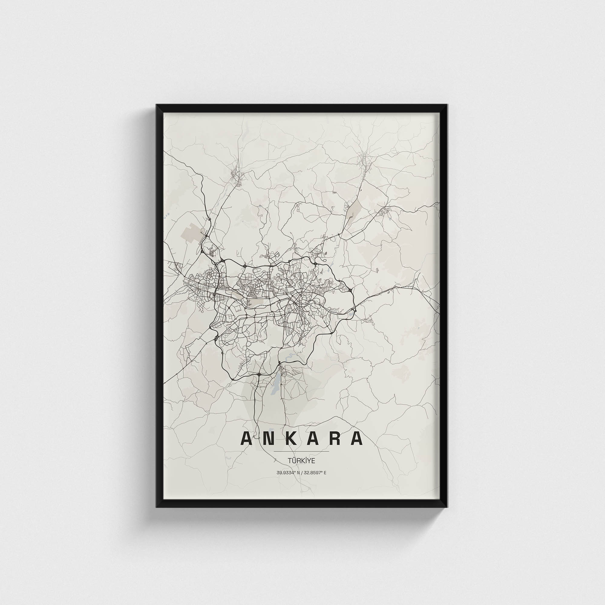 Siyah çerçeveli modern Ankara şehir haritası posteri, minimalist duvar dekorasyonu.