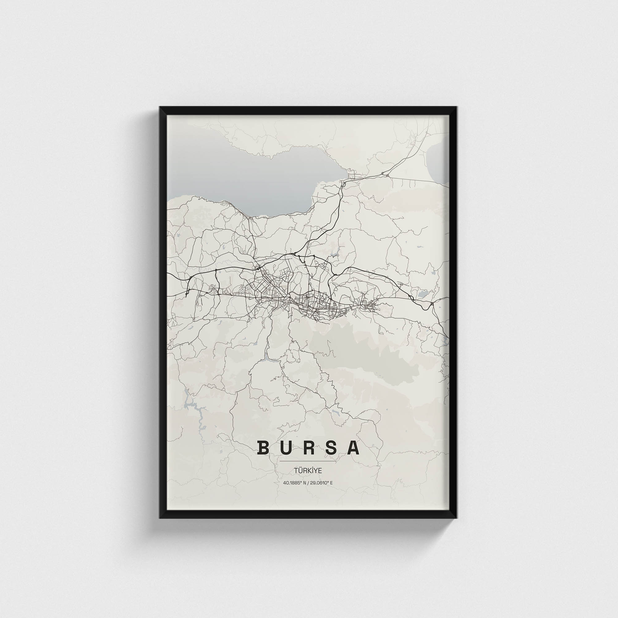 Siyah çerçeveli Bursa şehir haritası posteri, minimalist dekoratif duvar tablosu tasarımı.