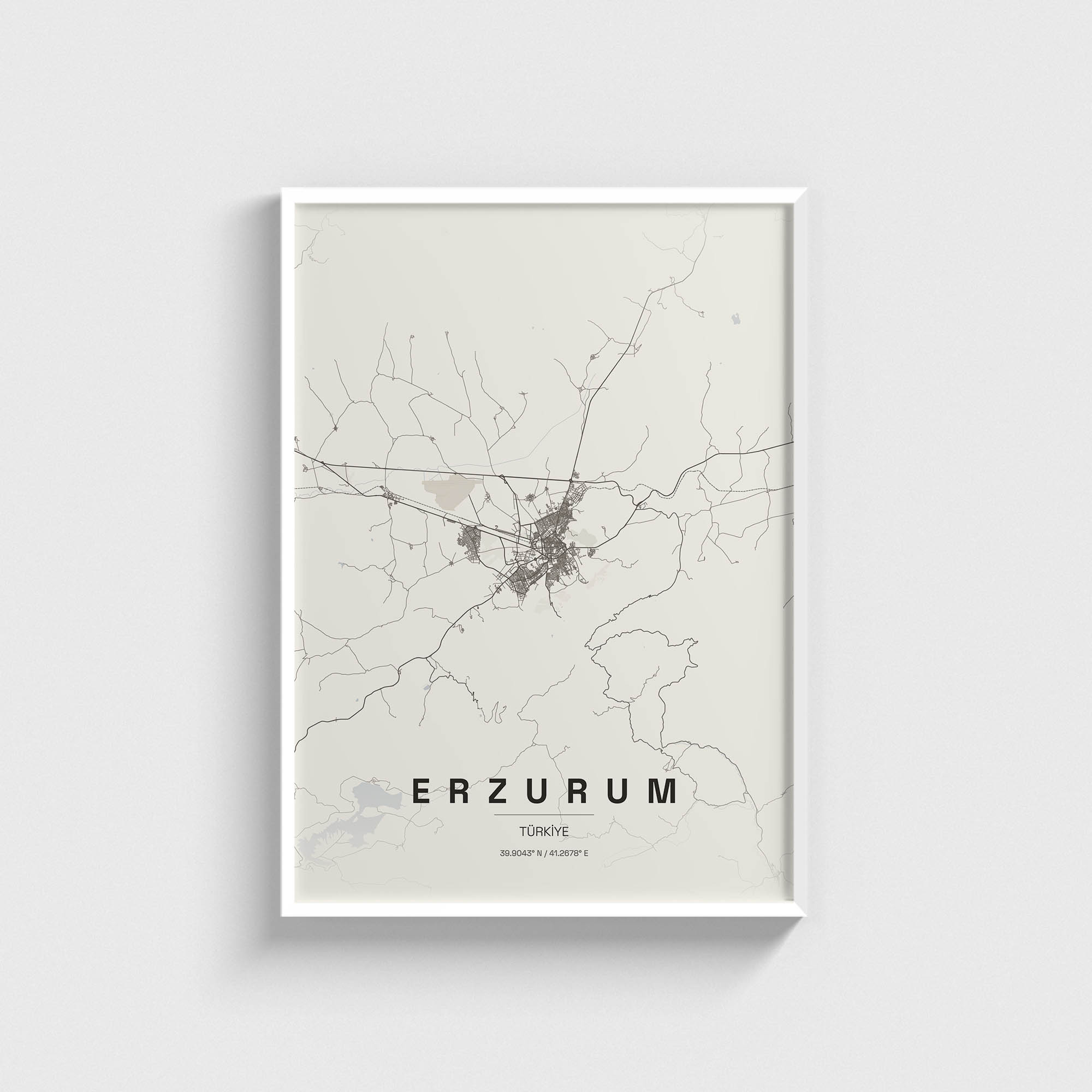 Beyaz çerçeveli Erzurum şehir haritası posteri, minimalist duvar dekorasyonu.
