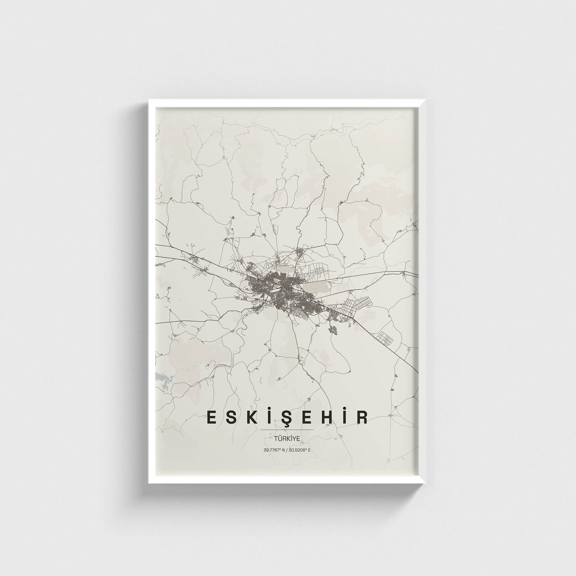 Beyaz çerçeveli Eskişehir şehir haritası posteri, minimalist duvar dekorasyonu.