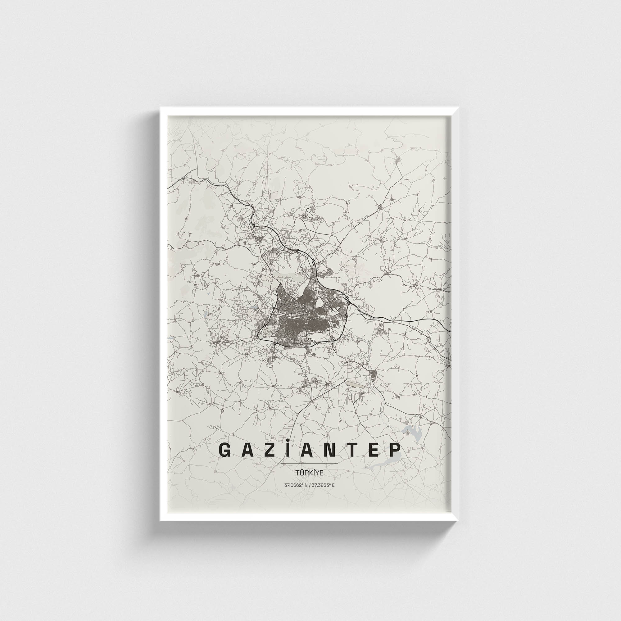 Beyaz çerçeveli Gaziantep şehir haritası posteri, minimalist duvar dekorasyonu.