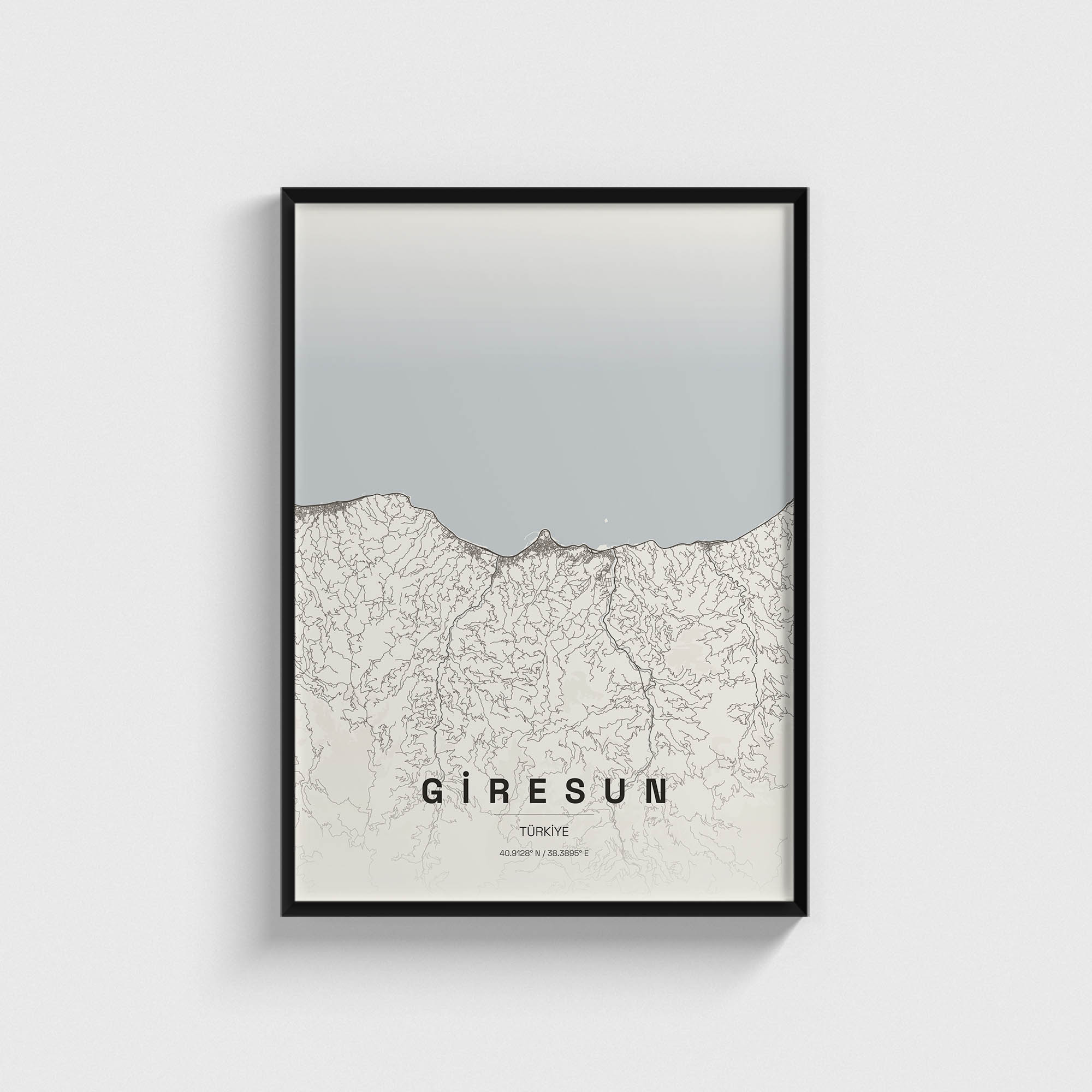 Siyah çerçeveli Giresun şehir haritası posteri, minimalist duvar dekorasyonu.