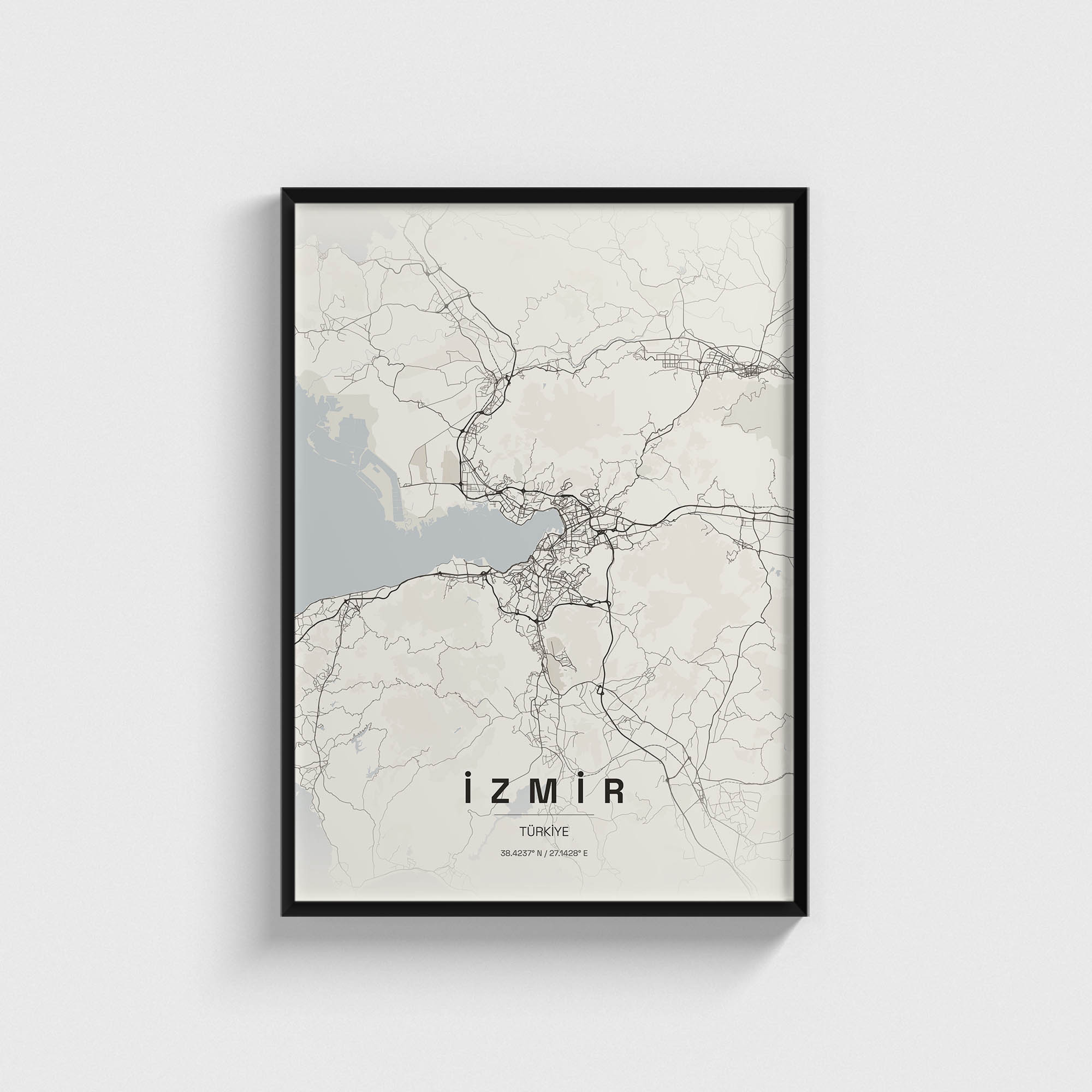 Siyah çerçeveli İzmir şehir haritası posteri, modern minimalist dekoratif duvar tablosu.