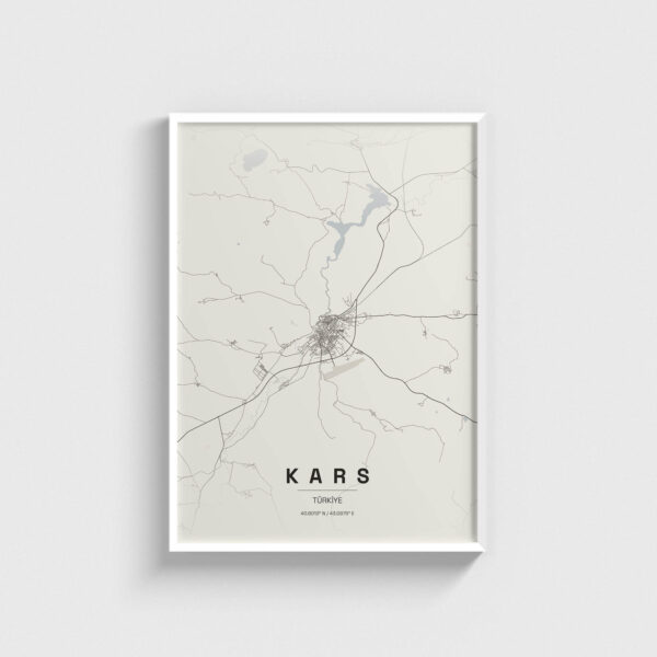 Beyaz çerçeveli, minimalist Kars şehir haritası posteri.