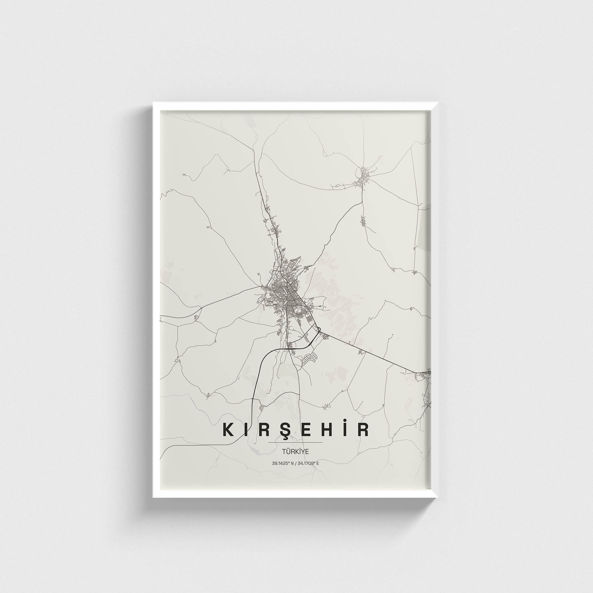 Beyaz çerçeveli, minimalist Kırşehir şehir haritası posteri, duvar dekorasyonu için şık ve modern tablo tasarımı.