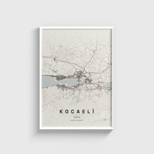 Beyaz çerçeveli Kocaeli şehir haritası posteri, minimalist duvar dekorasyonu.