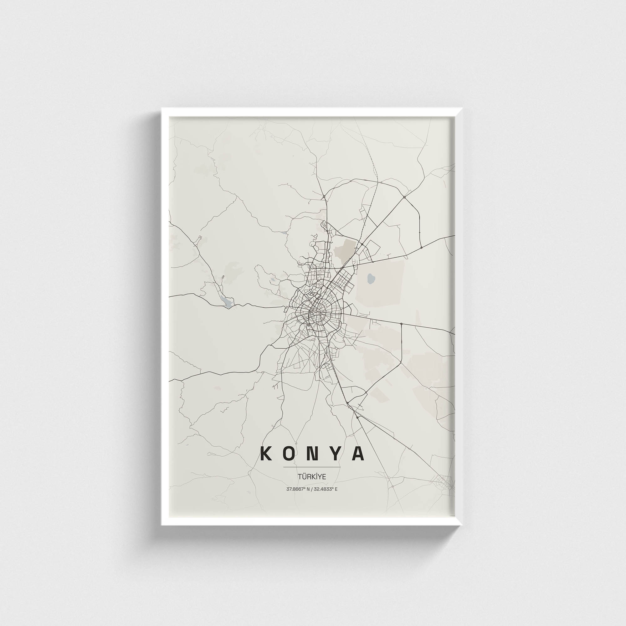 Beyaz çerçeveli Konya şehir haritası posteri, minimalist duvar dekorasyonu.
