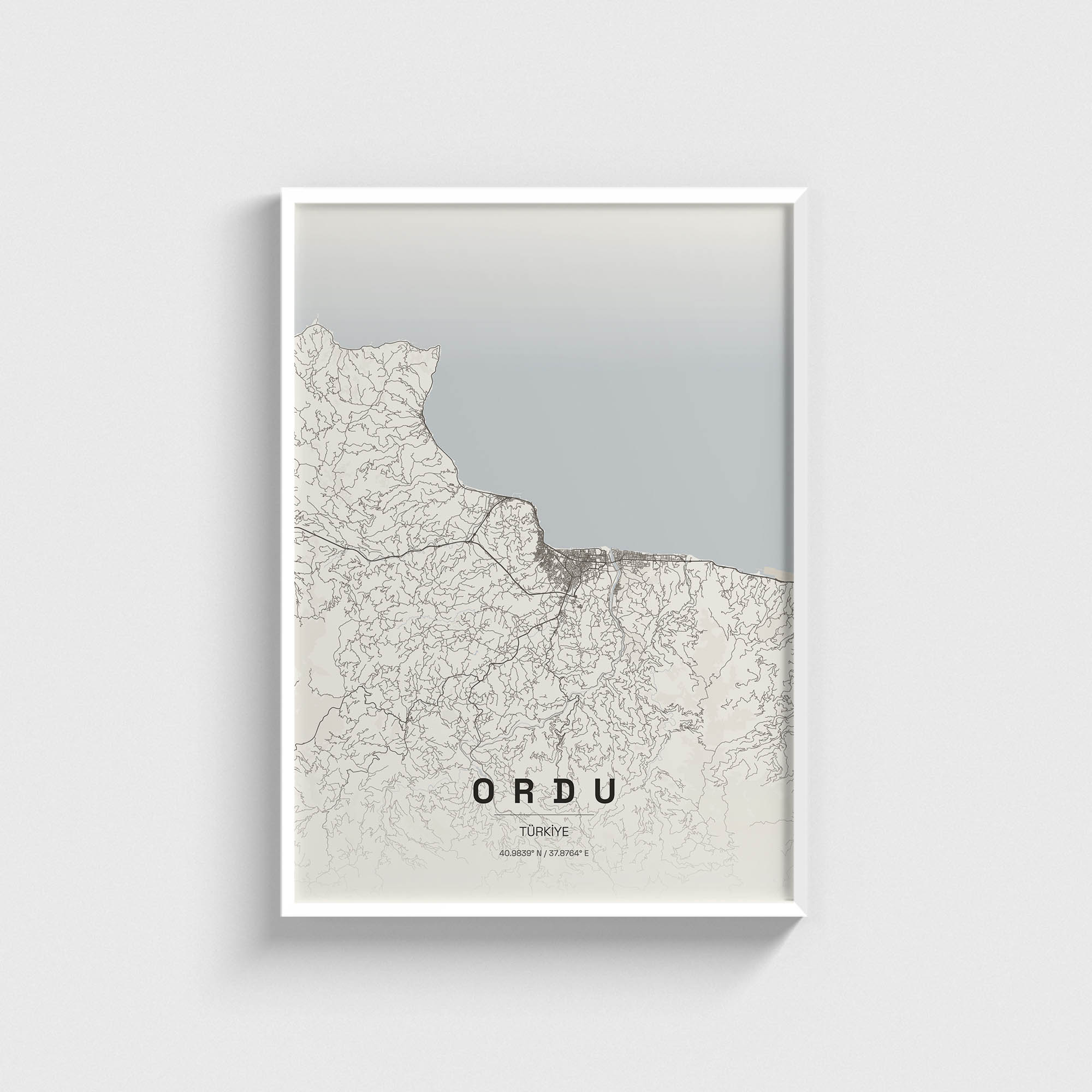 Beyaz çerçeveli Ordu şehir haritası posteri, minimalist duvar dekorasyonu.