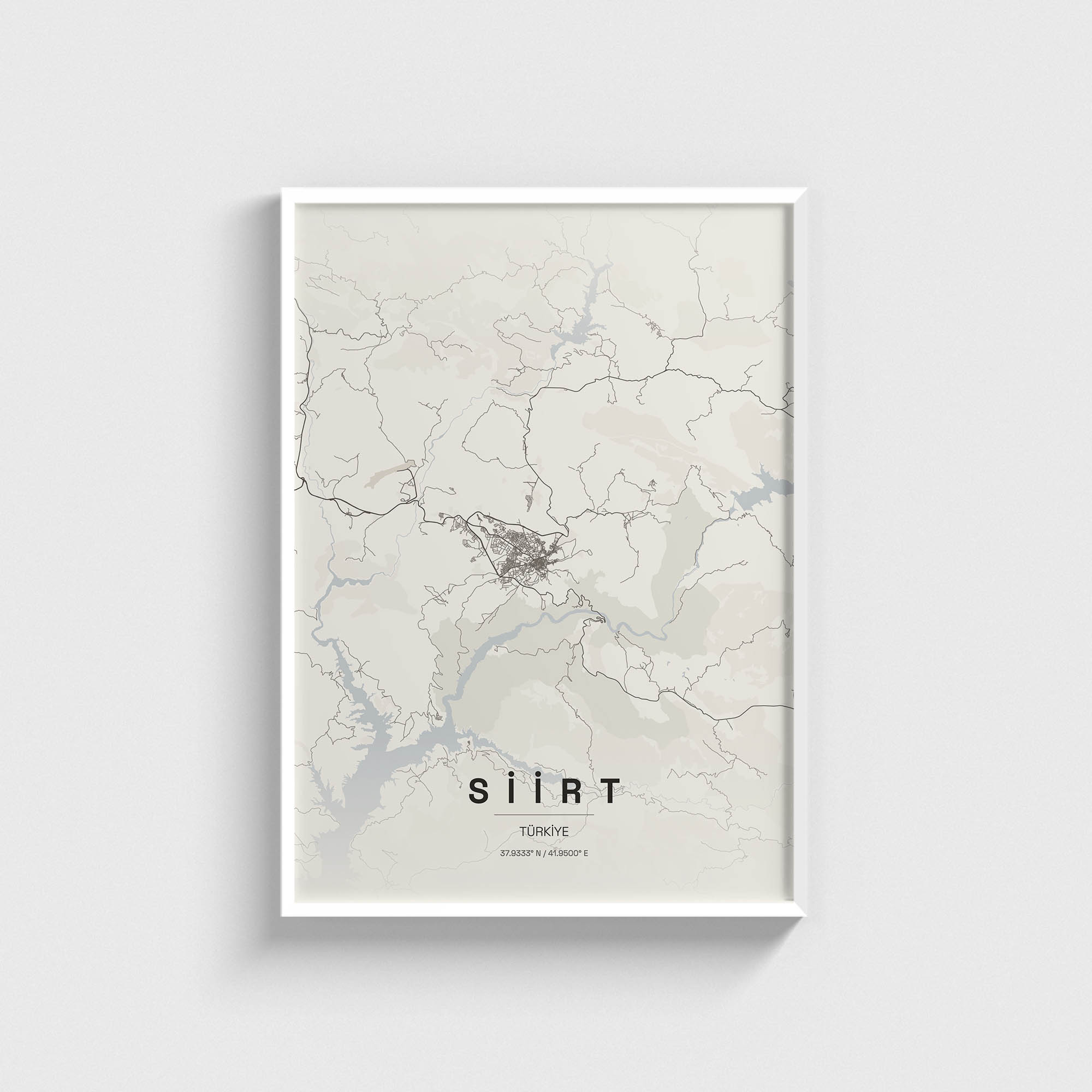 Beyaz çerçeveli Siirt şehir haritası posteri, minimalist duvar dekorasyonu.