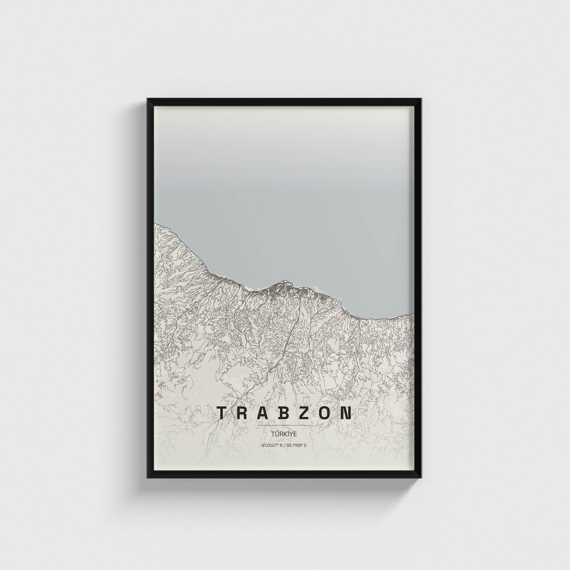 Siyah çerçeveli Trabzon şehir haritası posteri, modern duvar dekorasyonu.