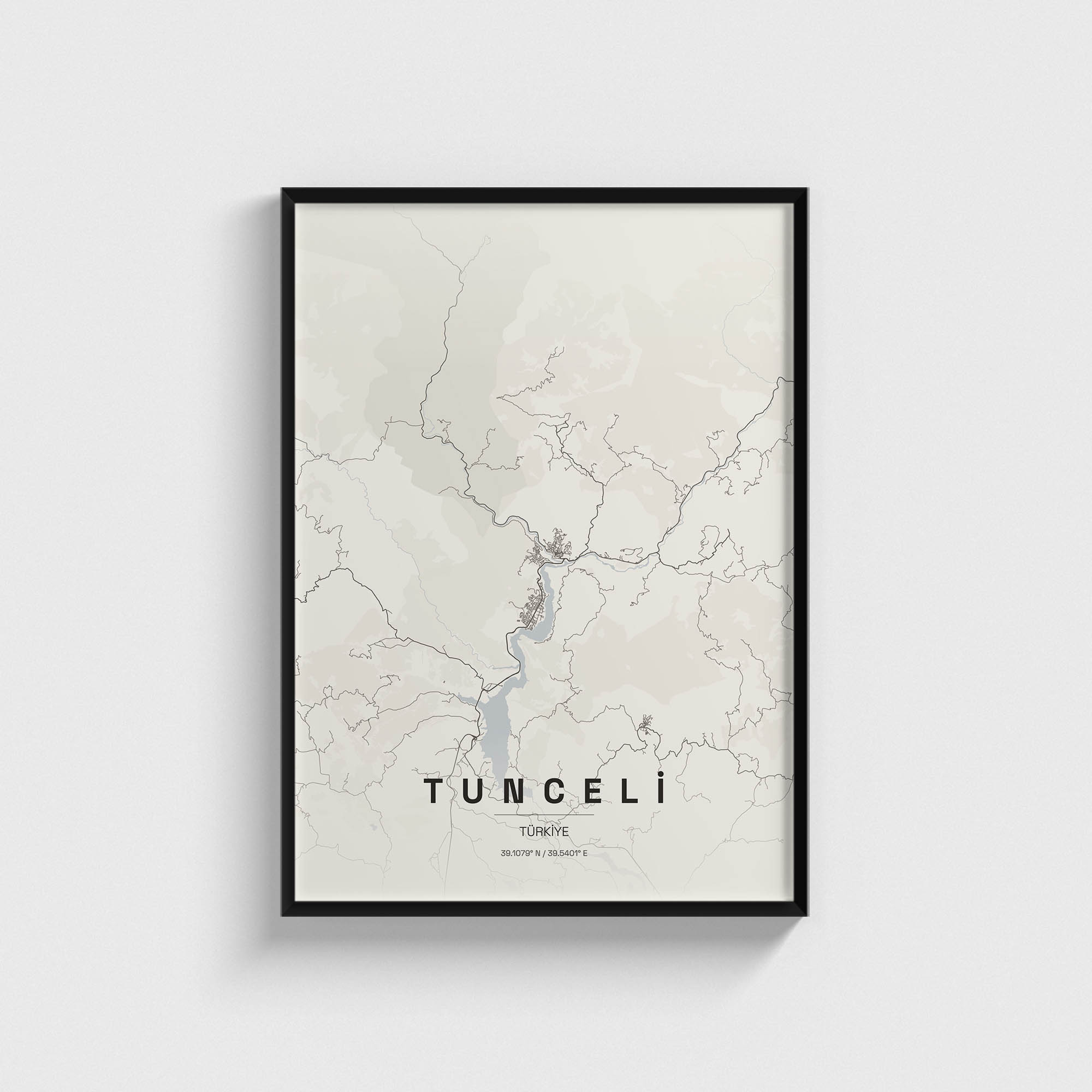 Tunceli şehir haritası tasarımlı, siyah çerçeveli modern duvar tablosu.