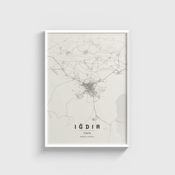 Beyaz çerçeveli Iğdır şehir haritası posteri, minimalist duvar dekorasyonu.