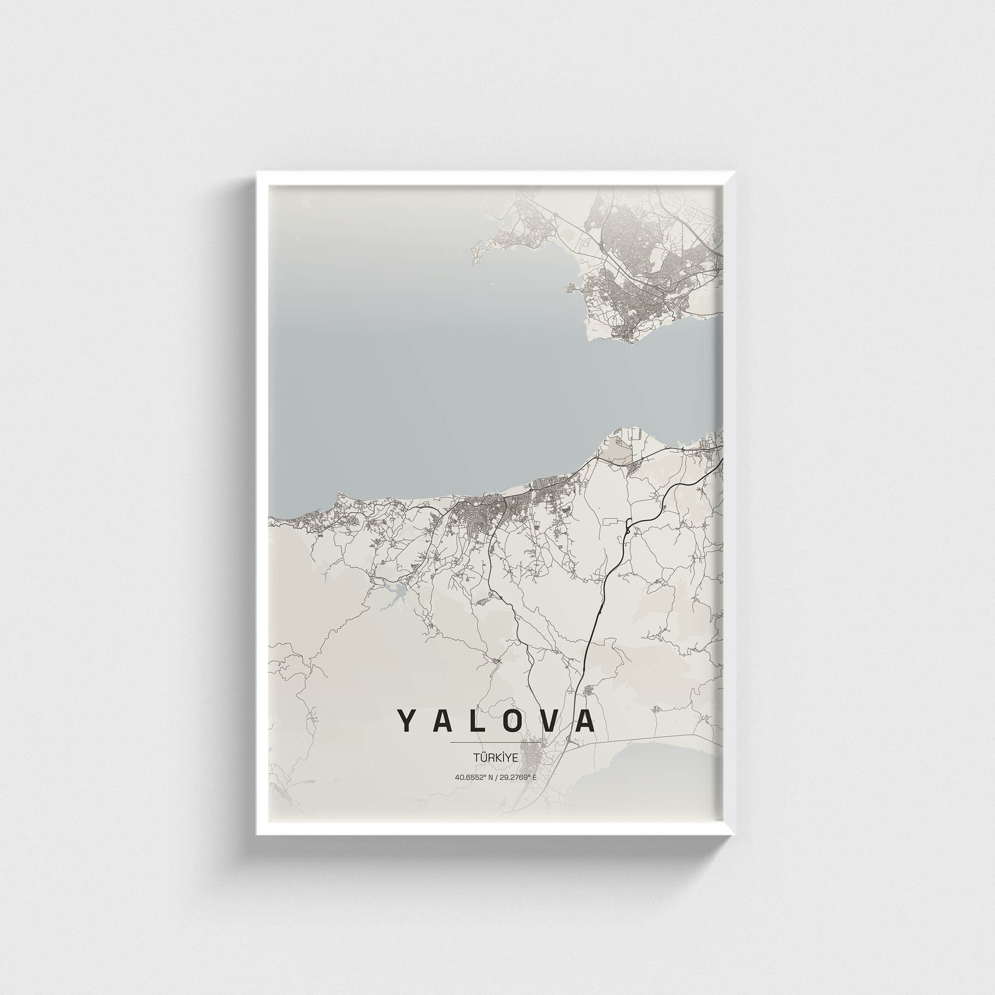 Beyaz çerçeveli Yalova şehir haritası posteri, modern duvar dekorasyonu.