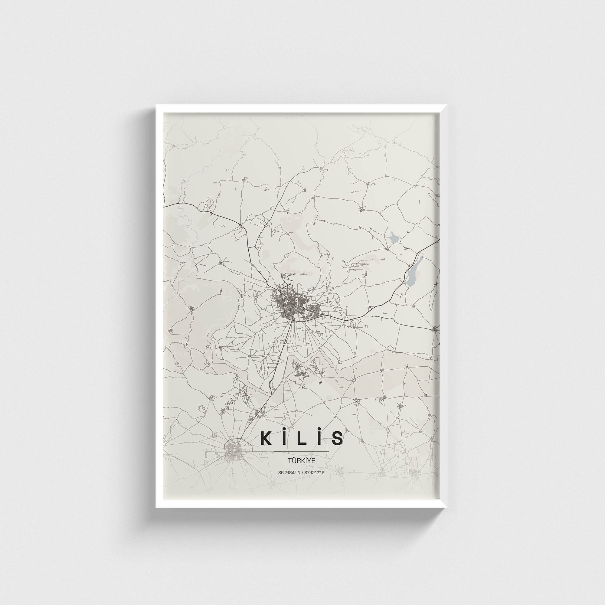 Beyaz çerçeveli Kilis şehir haritası posteri, modern minimalist duvar dekorasyonu.