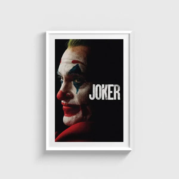 Beyaz çerçeveli Joker film posteri tablo modeli, modern dekorasyon için şık duvar sanatı.