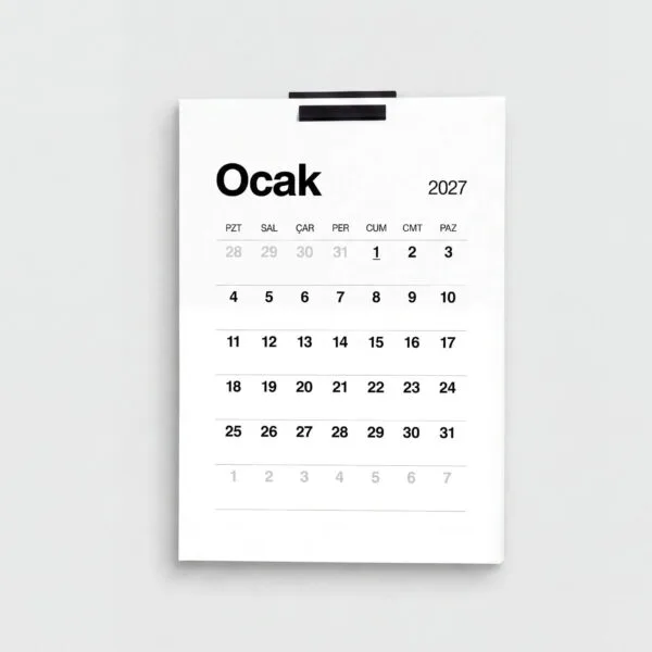 Ocak 2027 tarihli minimalist tasarımlı, beyaz zemin üzerine siyah yazılı şık duvar takvimi posteri.
