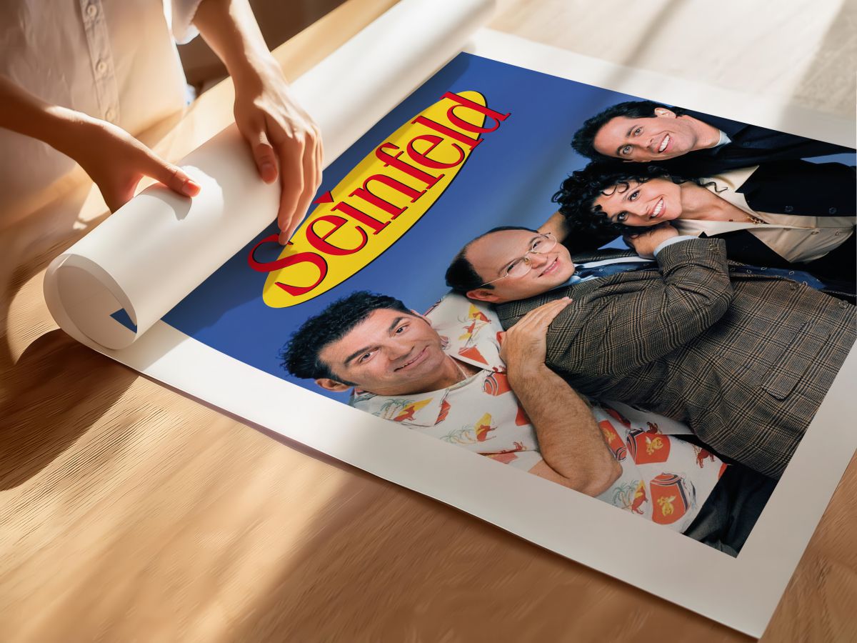 Seinfeld Dizi Posteri – Mavi Kadro Tasarımı, rulo yapılmış çerçevesiz poster