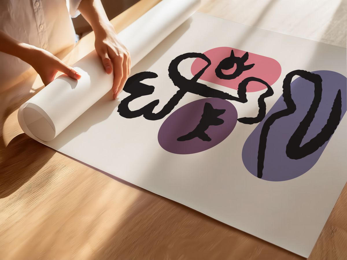 Lila Formlu Kıvırcık Yüz, rulo yapılmış çerçevesiz poster