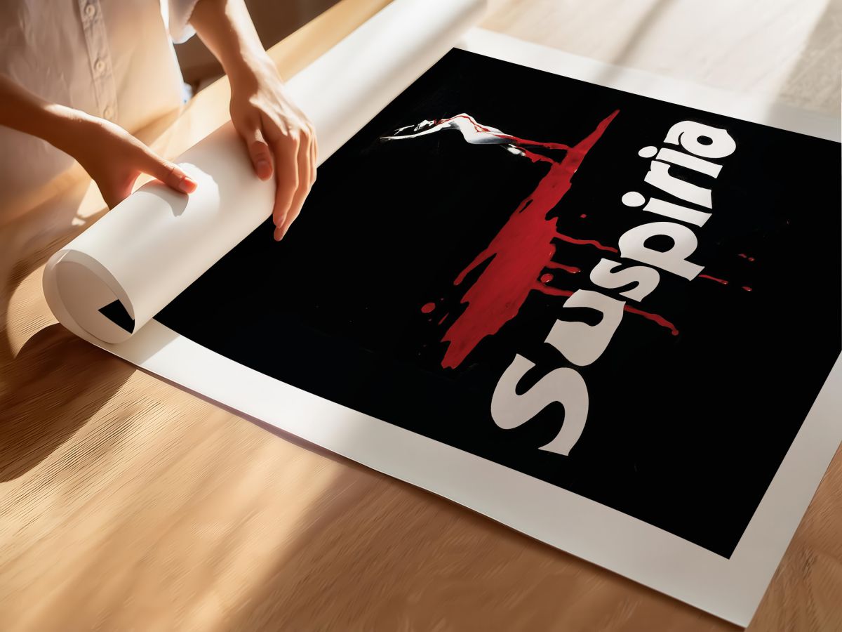 Suspiria (1977) Film Posteri, rulo yapılmış çerçevesiz poster