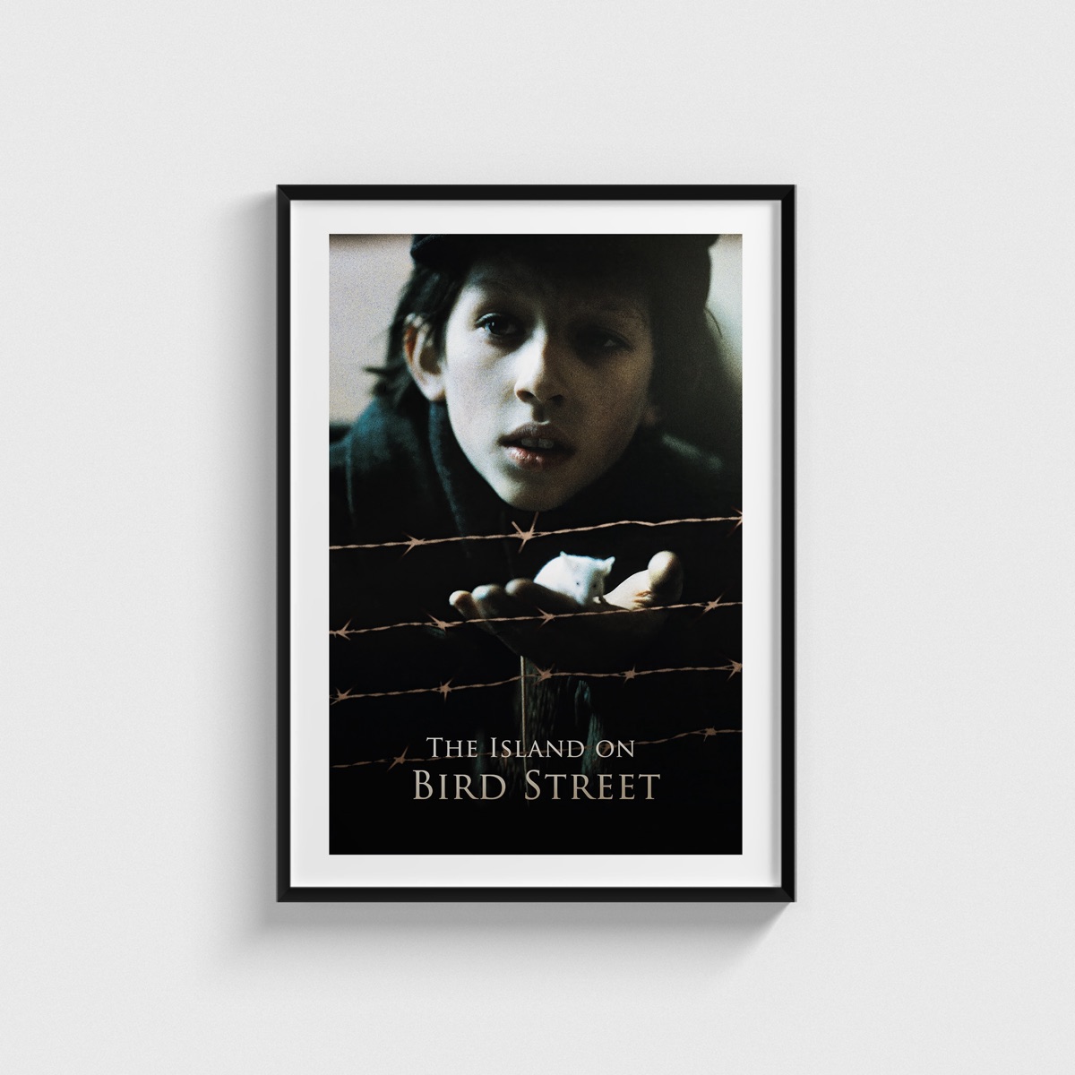 The Island on Bird Street film posteri, siyah çerçeveli tablo