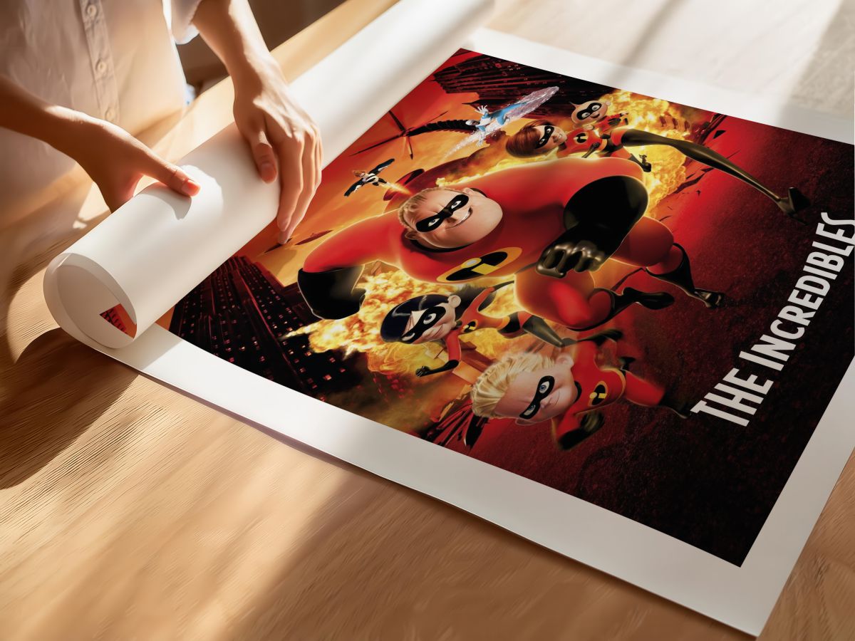 The Incredibles (2004) Film Posteri, rulo yapılmış çerçevesiz poster