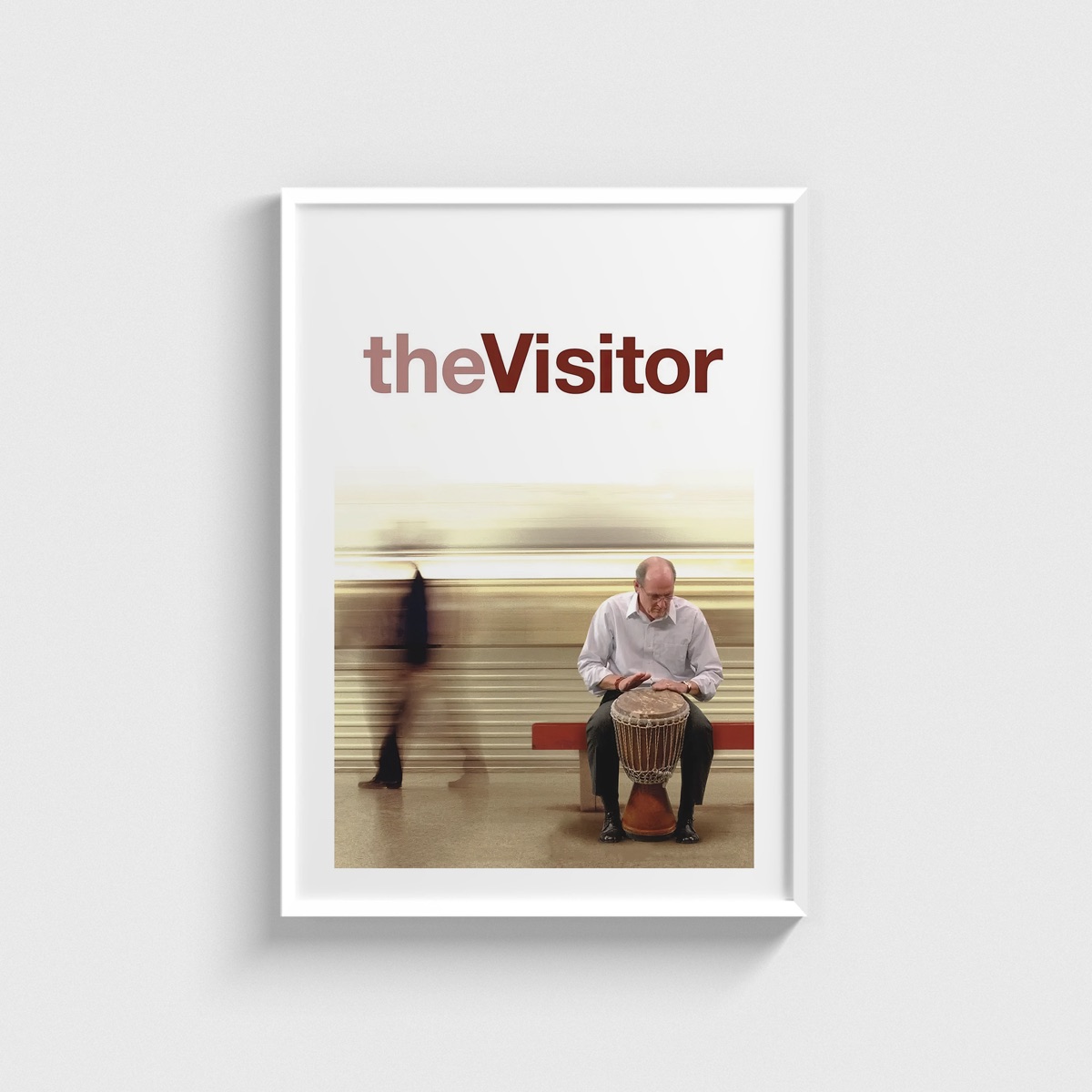 The Visitor film posteri, beyaz çerçeveli tablo