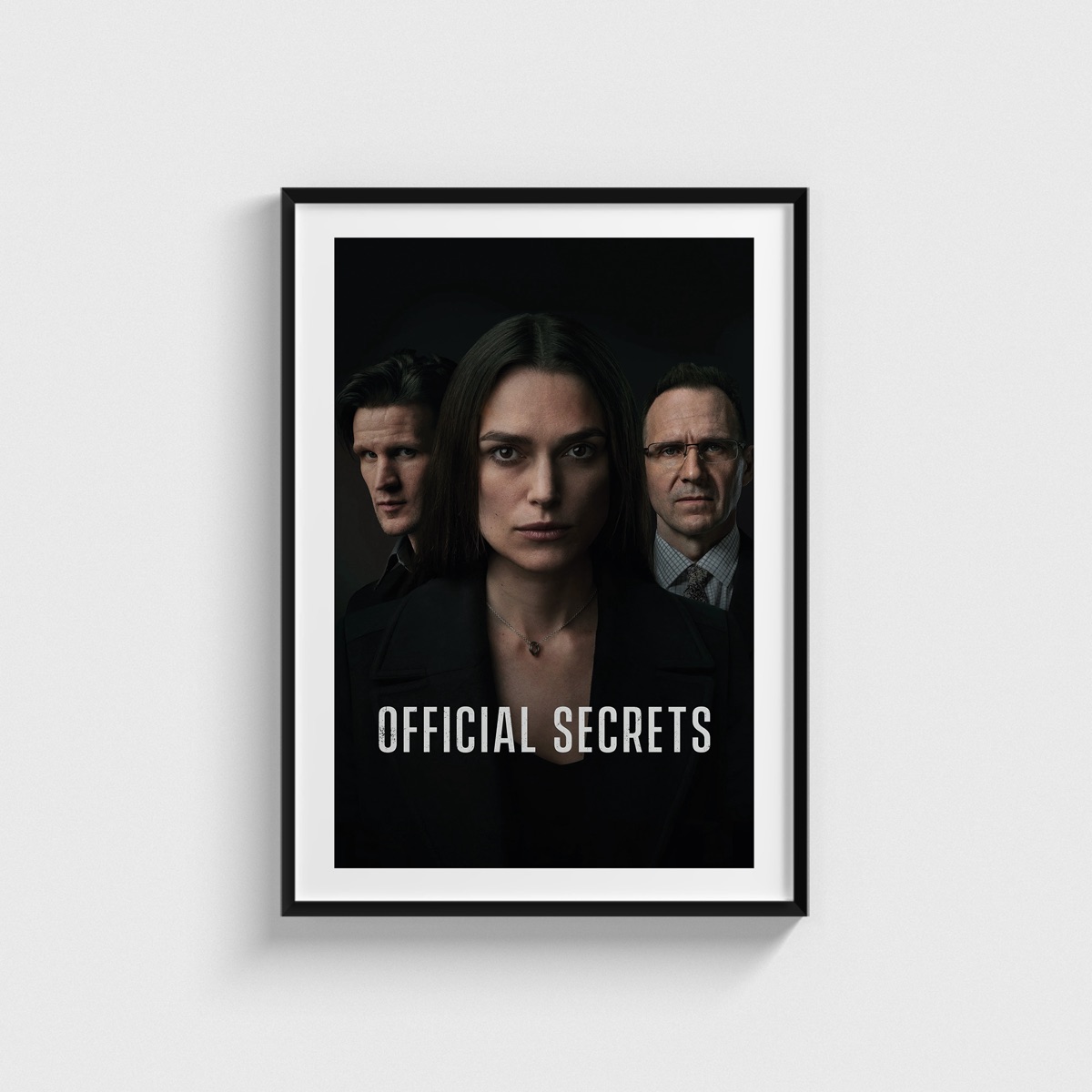 Official Secrets film posteri, siyah çerçeveli tablo