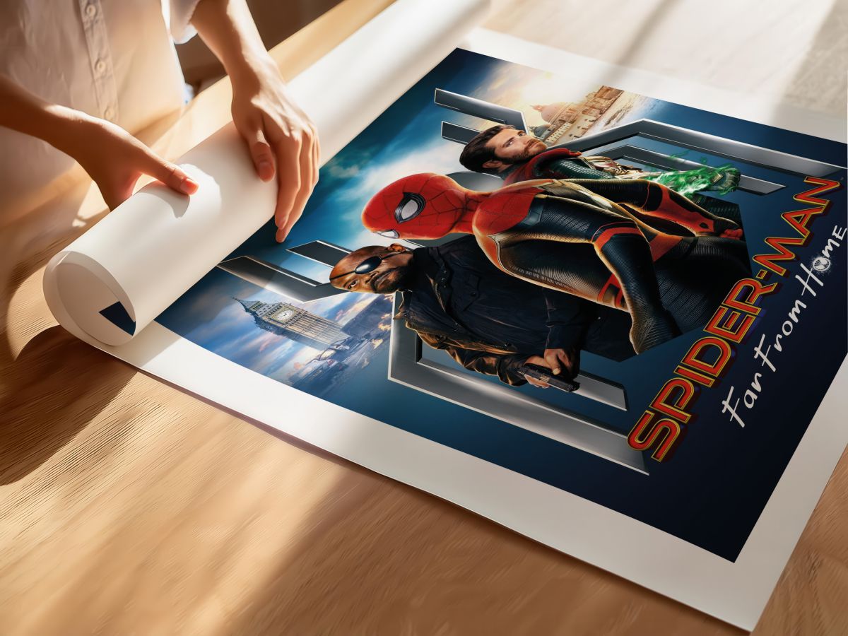 Spider-Man: Far From Home (2019) Film Posteri, rulo yapılmış çerçevesiz poster