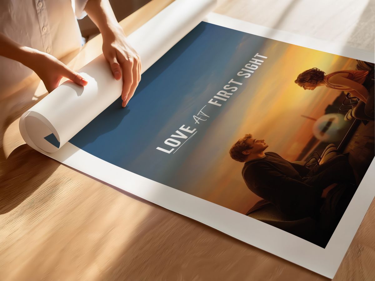 Love at First Sight (2023) Film Posteri, rulo yapılmış çerçevesiz poster