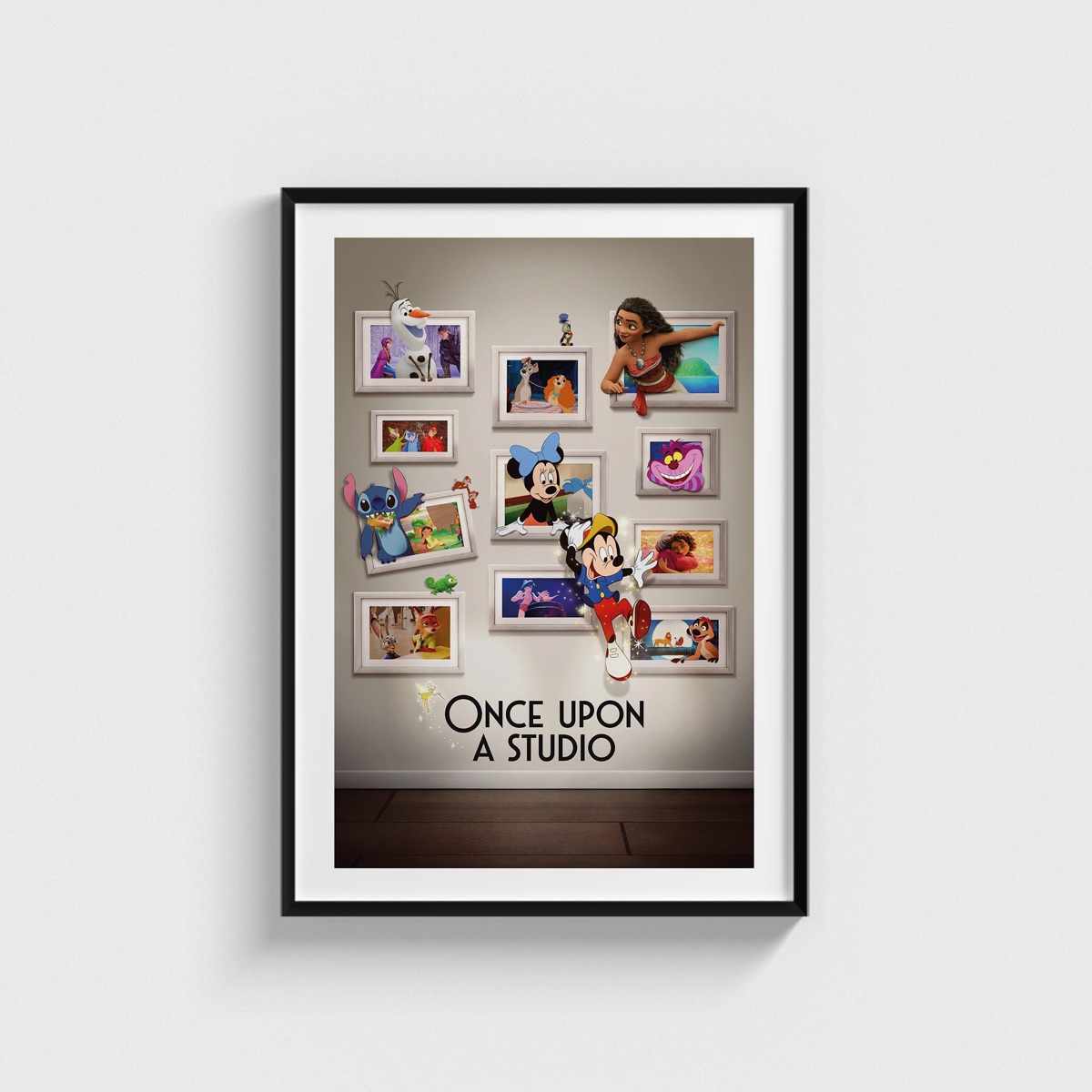 Once Upon a Studio film posteri, siyah çerçeveli tablo