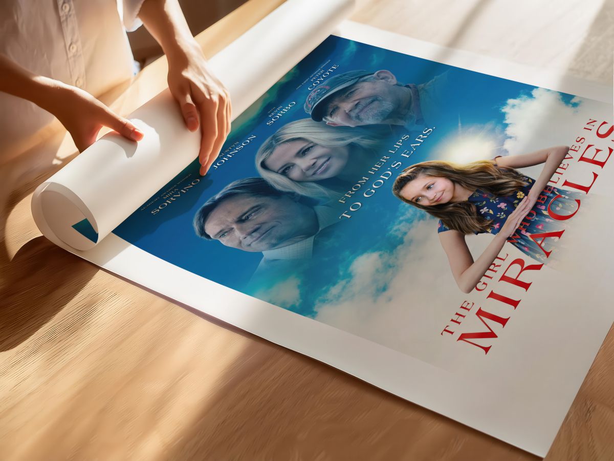 The Girl Who Believes in Miracles (2021) Film Posteri, rulo yapılmış çerçevesiz poster